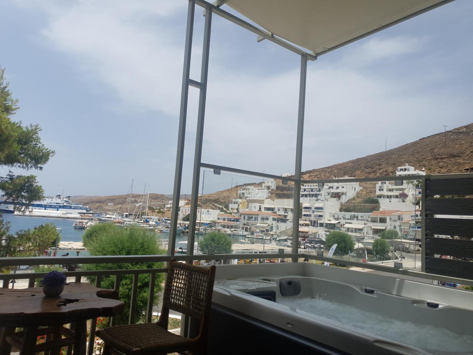 Sapphire Kythnos Suites Mérichas 外观 照片